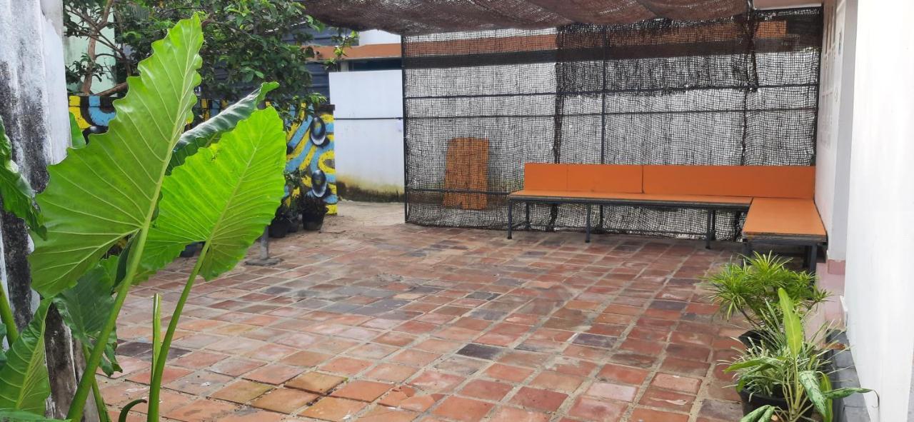 A Loft Hostel Alappuzha Ngoại thất bức ảnh