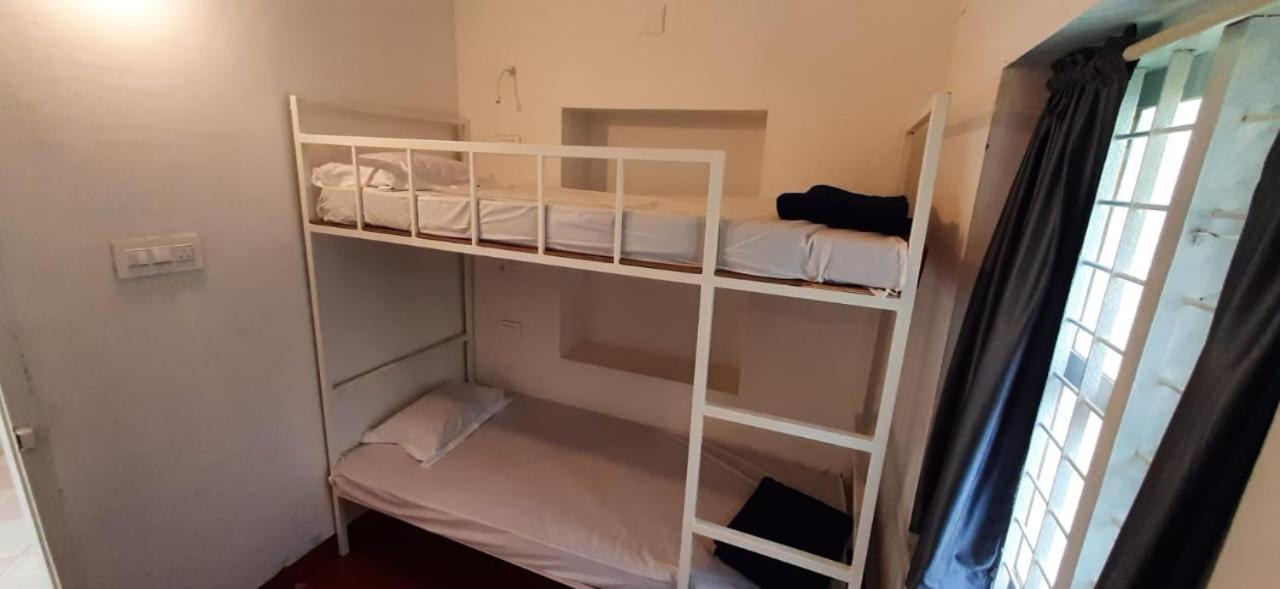 A Loft Hostel Alappuzha Ngoại thất bức ảnh